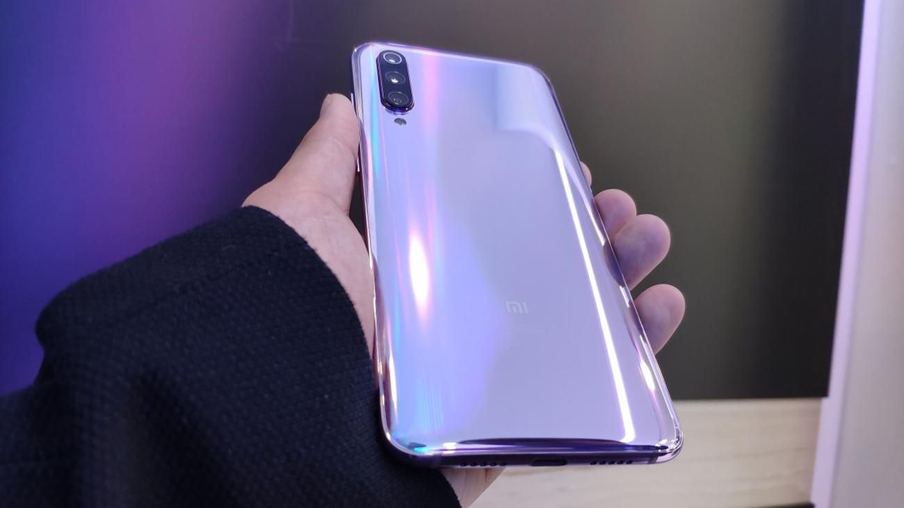 Невероятная защита: смартфон Xiaomi Mi 9 испытали на прочность Невероятная защита: смартфон Xiaomi Mi 9 испытали на прочность