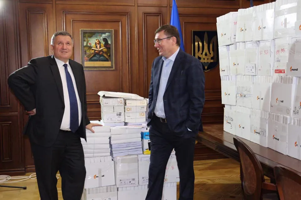 Арсен Аваков, Юрій Луценко, Олександ Клименко Арсен Аваков, Юрій Луценко, Олександ Клименко