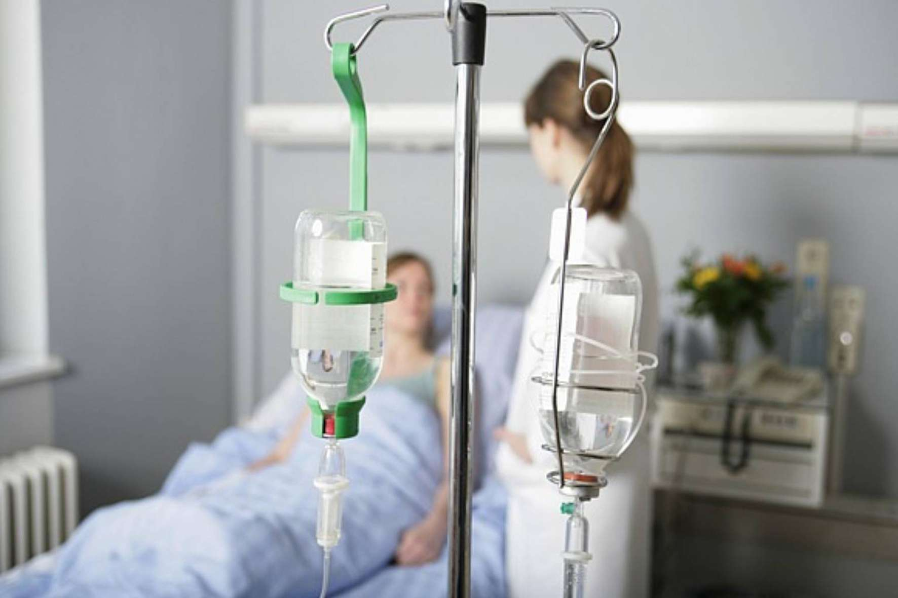 В Днепре заболели более 500 учеников одной школы: 13 детей в больнице