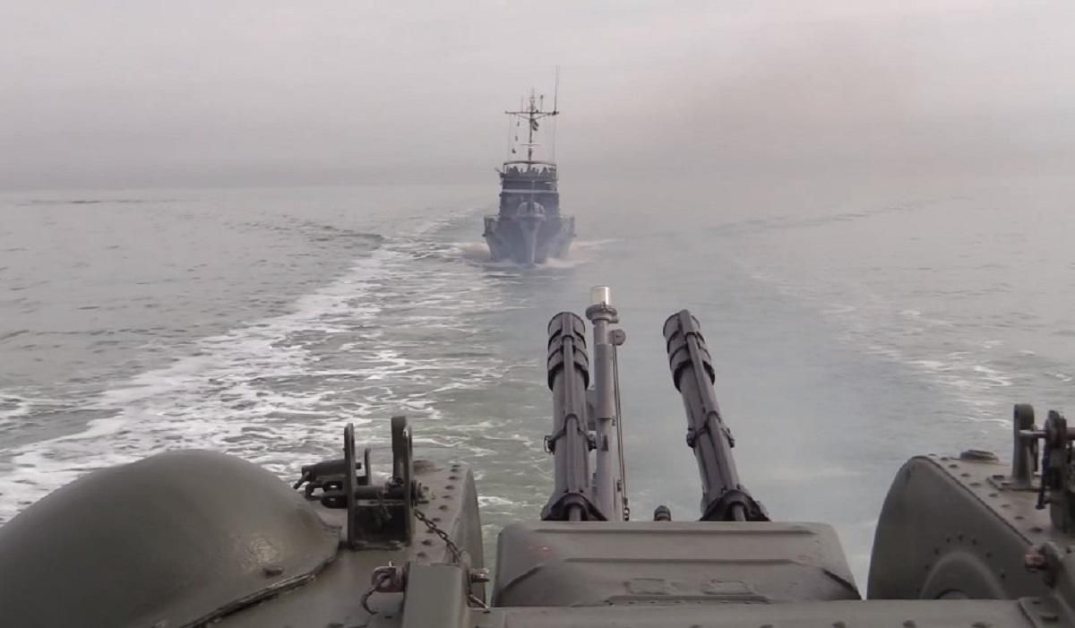 В Азовському морі пройшли видовищні тренування за участю кораблів і авіації ООС: відео