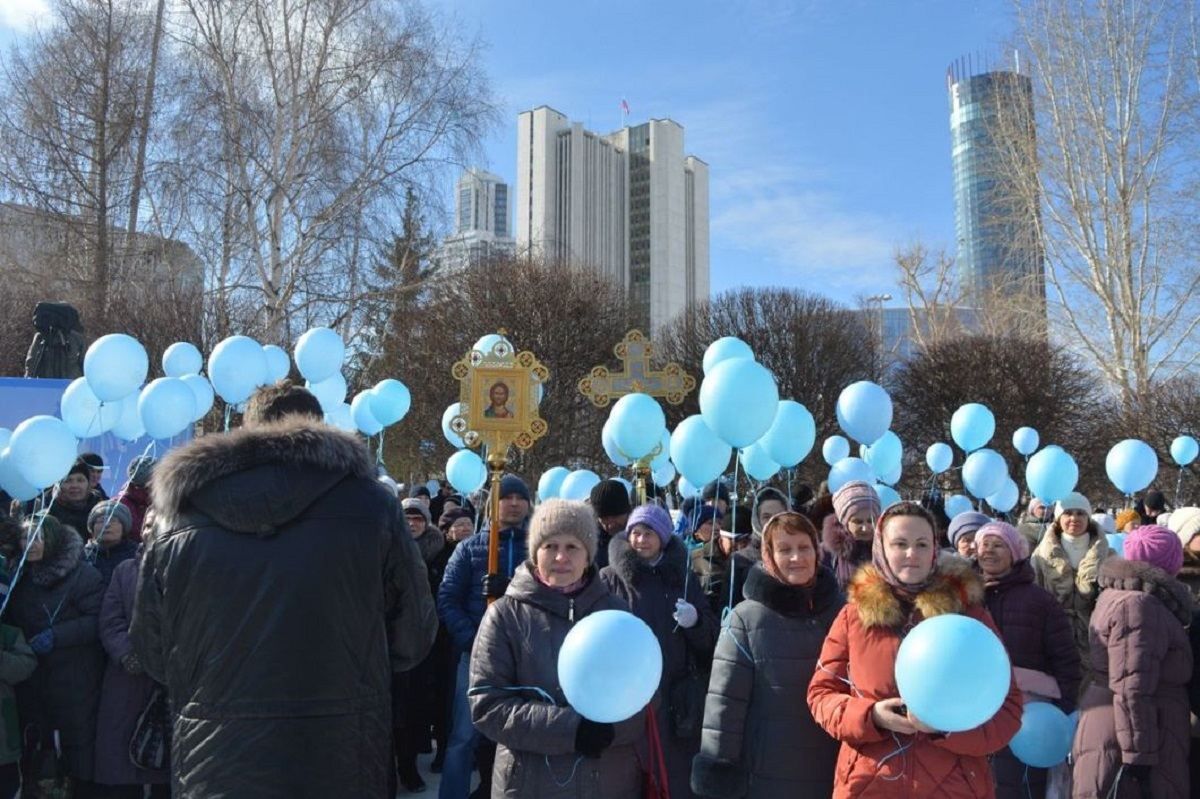 В России студентам предложили пойти на молебен, чтобы закрыть "прогулы"