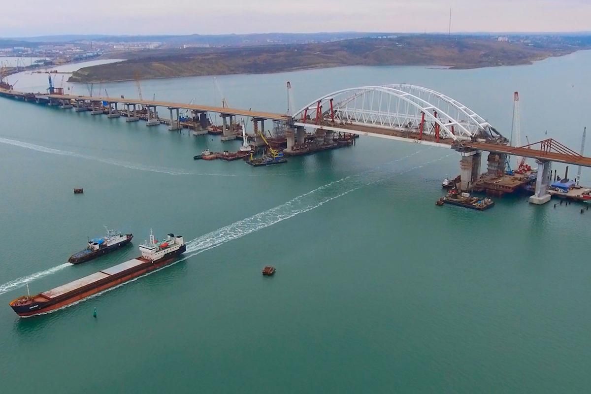 Россия приняла экстренные меры из-за угрозы падения Крымского моста