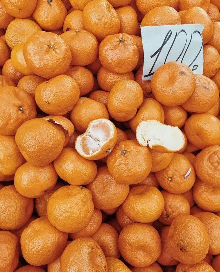 Ціна на мандарини на ялтинському ринку. Фото Instagram/ @mycrimea