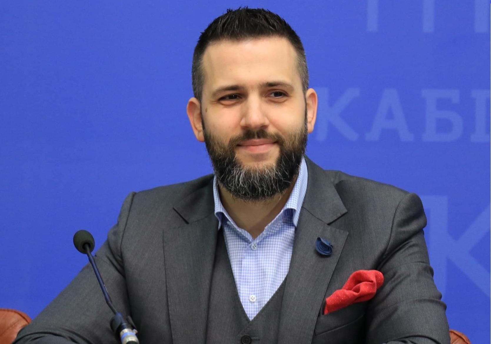 Продажа игрока "Шахтера" не дала гривне обвалиться "за 40", – Максим Нефедов Продажа игрока "Шахтера" не дала гривне обвалиться "за 40", – Максим Нефедов