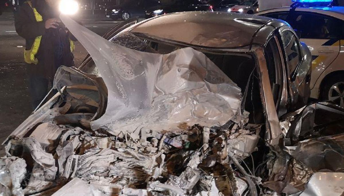 Масштабна ДТП у Києві за участі трьох авто і маршрутки: постраждало чотири людини