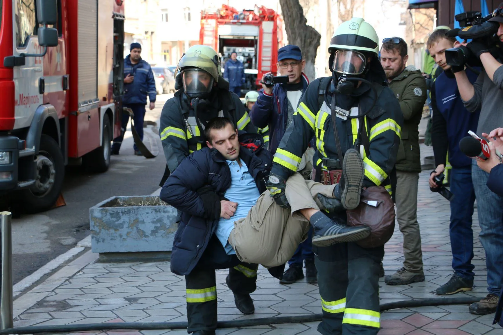 Рятувальники мали передати потерпілого медикам