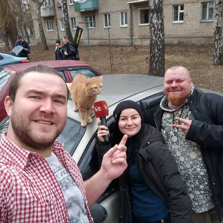 Журналісти 24 каналу прокаталися з таксистом-котом Журналісти 24 каналу прокаталися з таксистом-котом