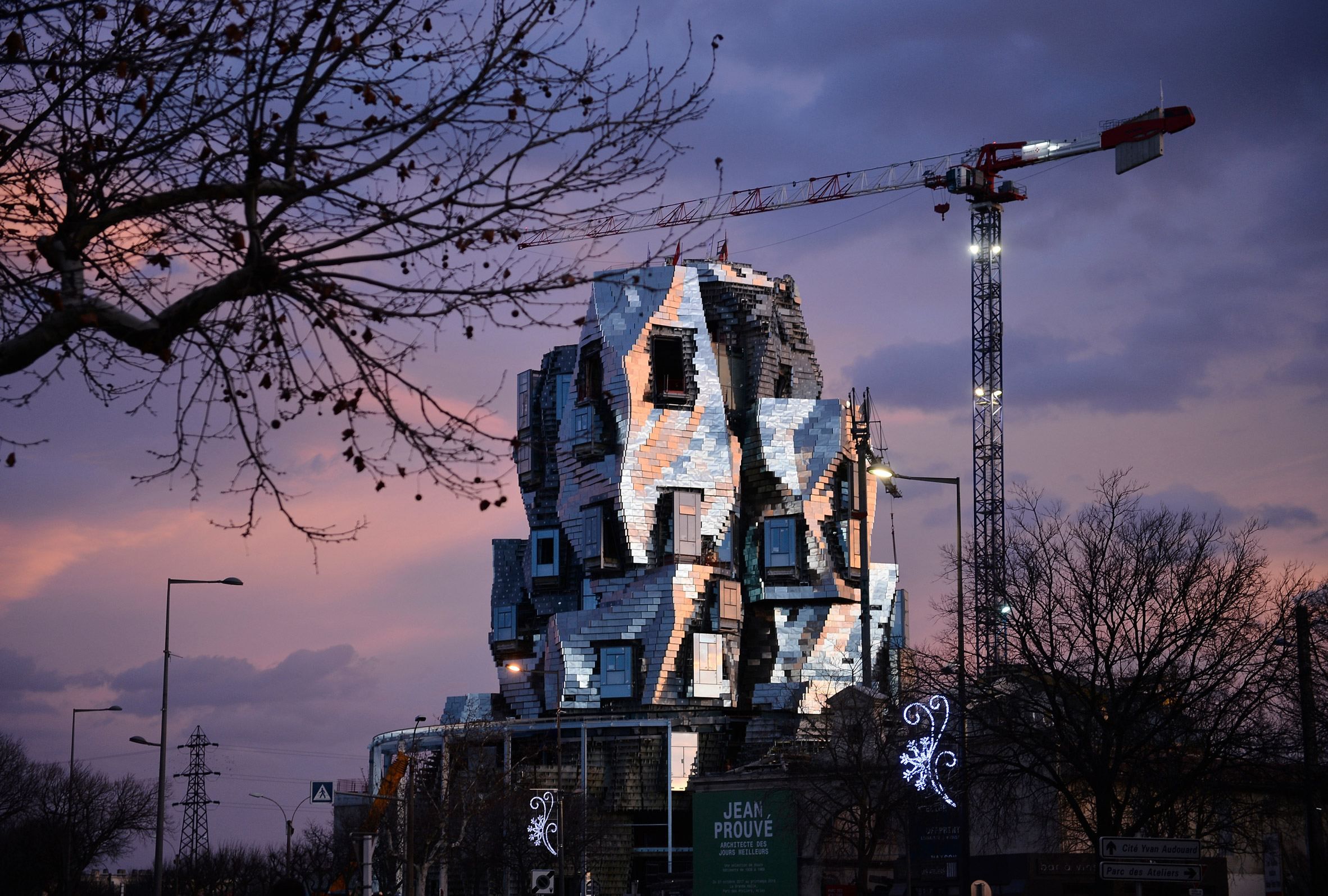 Сталеве торнадо у Провансі: як будують черговий шедевр Френка Гері – вражаюче відео