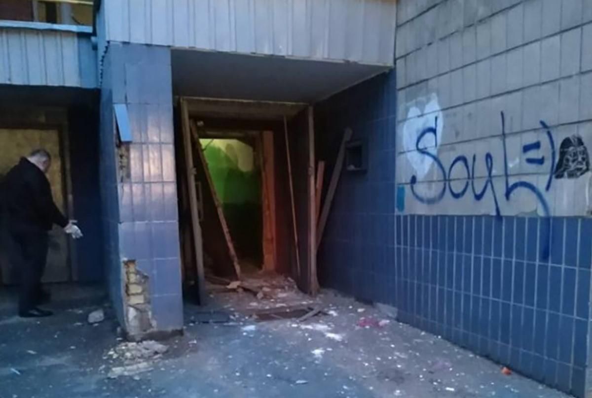 У Києві пролунав вибух у житловому будинку, є поранений: фото та відео У Києві пролунав вибух у житловому будинку, є поранений: фото та відео