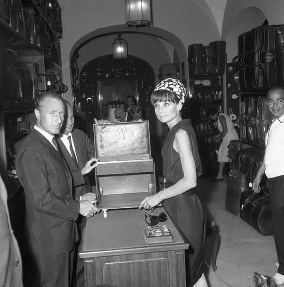 Одрі Гепберн в крамниці Gucci у Римі