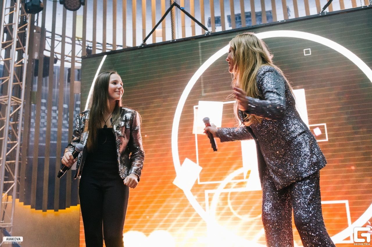 Як Юлія Началова виступала на Донбасі та відпочивала в окупованому Криму Як Юлія Началова виступала на Донбасі та відпочивала в окупованому Криму