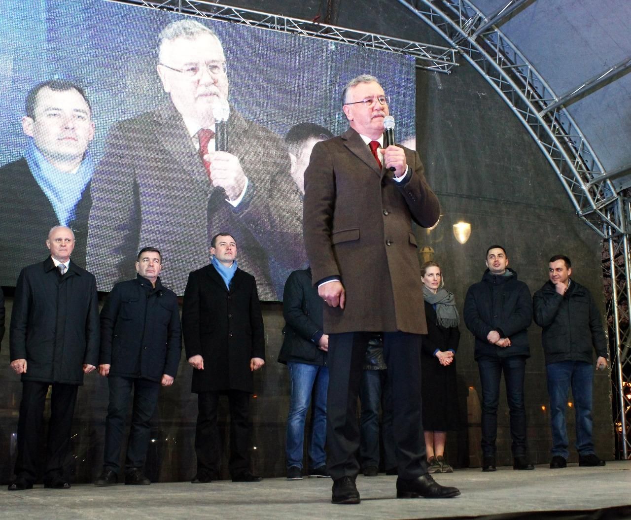 Гриценко: Украина не позволит забыть о мародерстве на крови солдата Гриценко: Украина не позволит забыть о мародерстве на крови солдата