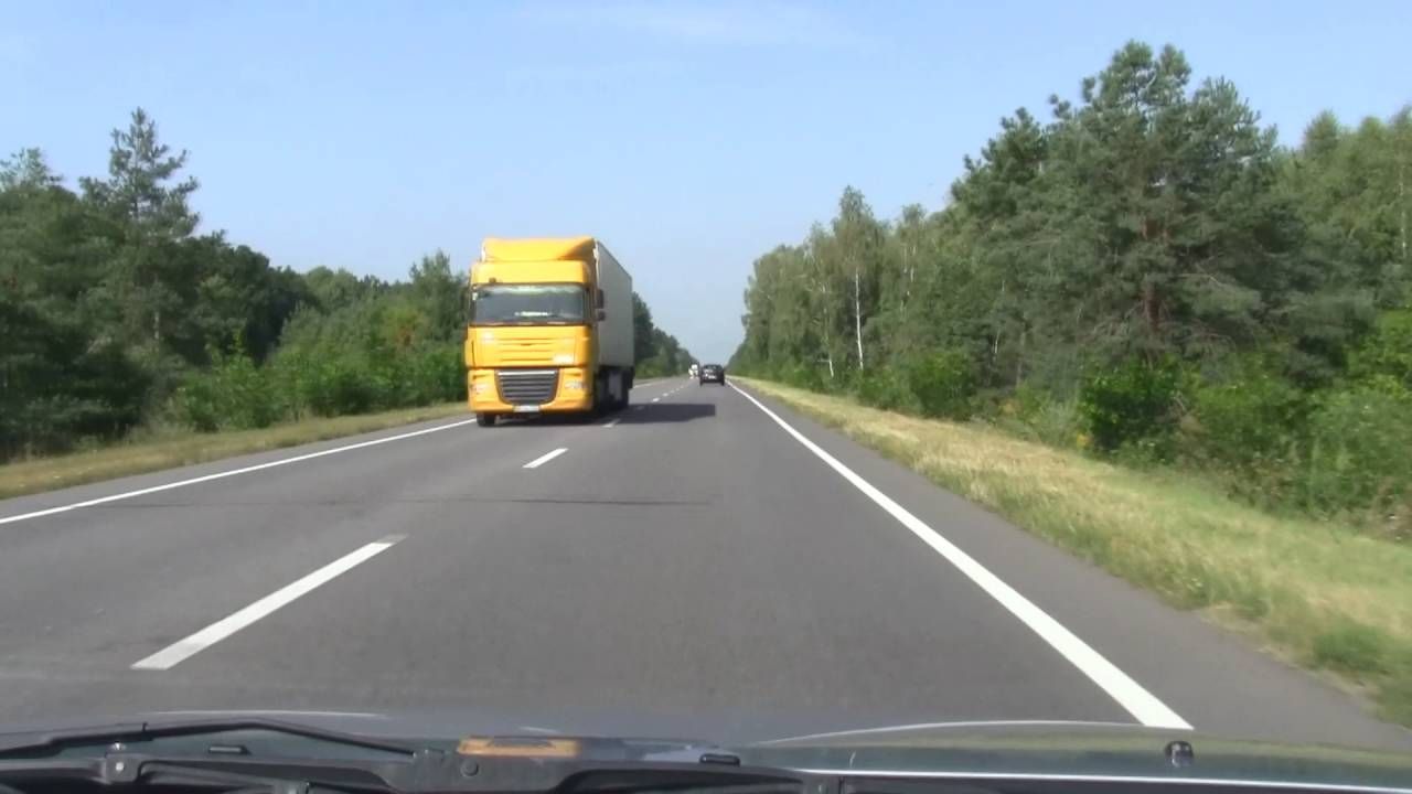 На українських дорогах встановлять шумові смуги: на що це вплине