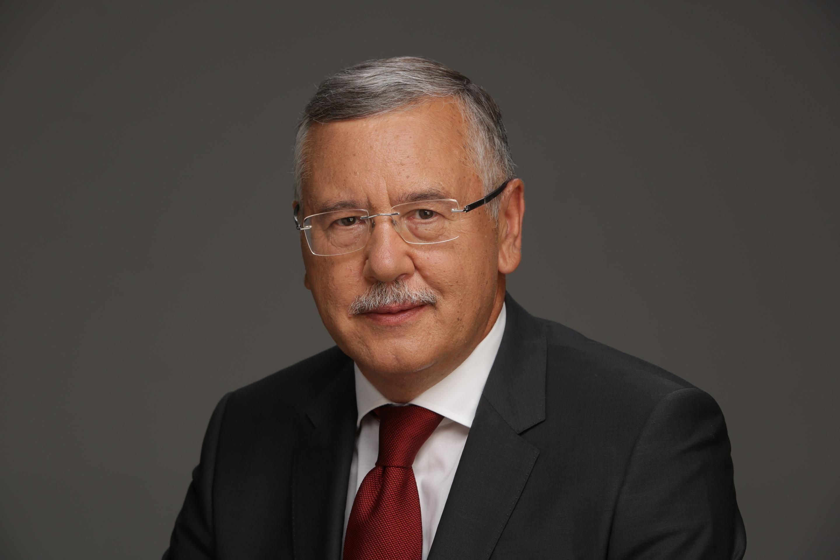 Якщо допустити ще три роки мародерства, то доведеться збільшувати пенсійний вік, – Гриценко Якщо допустити ще три роки мародерства, то доведеться збільшувати пенсійний вік, – Гриценко