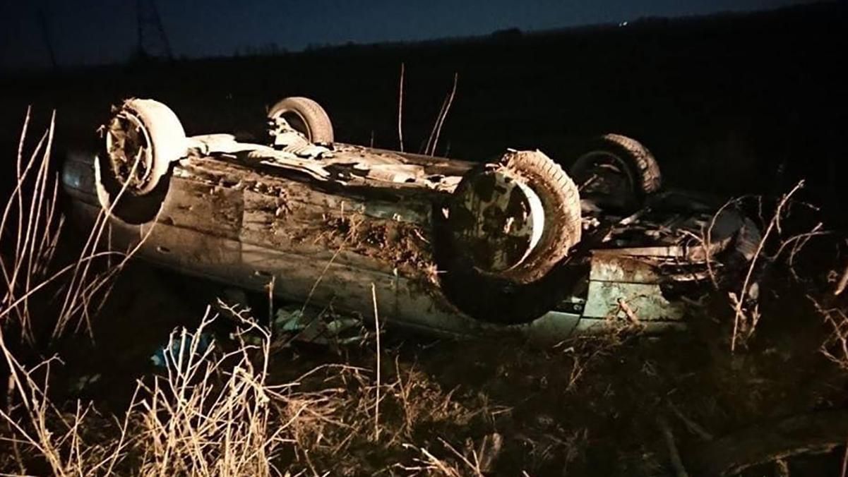 Пасажири народились у сорочці: внаслідок ДТП на Київщині перекинулось авто Пасажири народились у сорочці: внаслідок ДТП на Київщині перекинулось авто