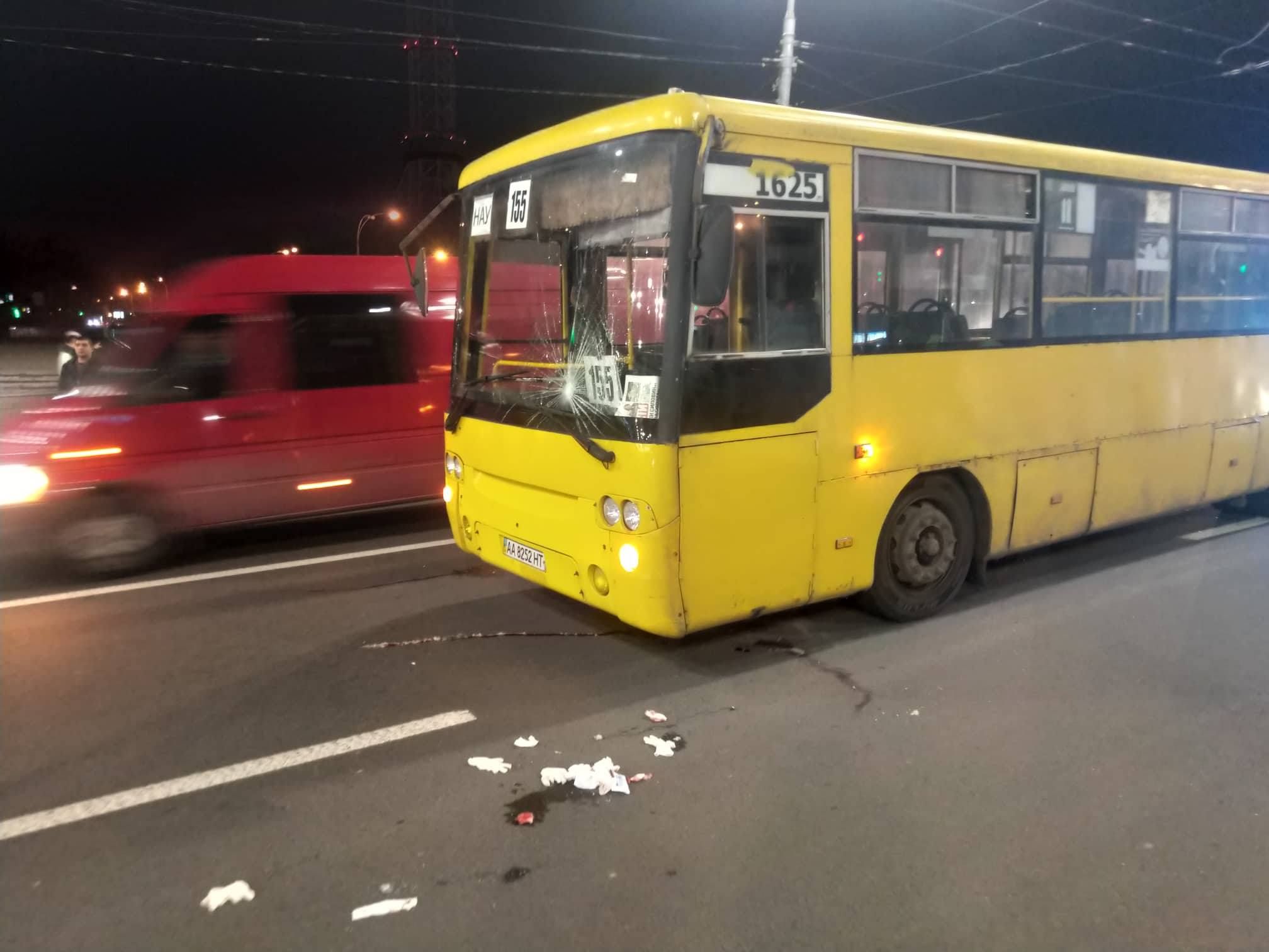  ДТП на Дорогожичах - відео аварії, як автобус збив людей 21.03.2019