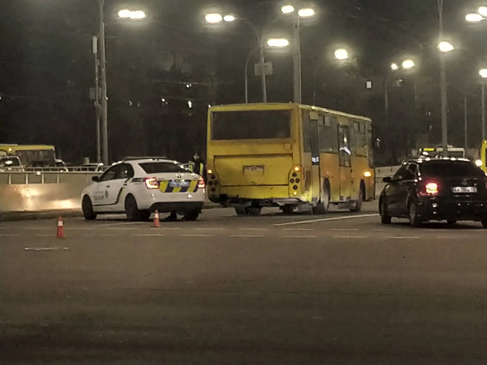 Трьох людей госпіталізовано Трьох людей госпіталізовано