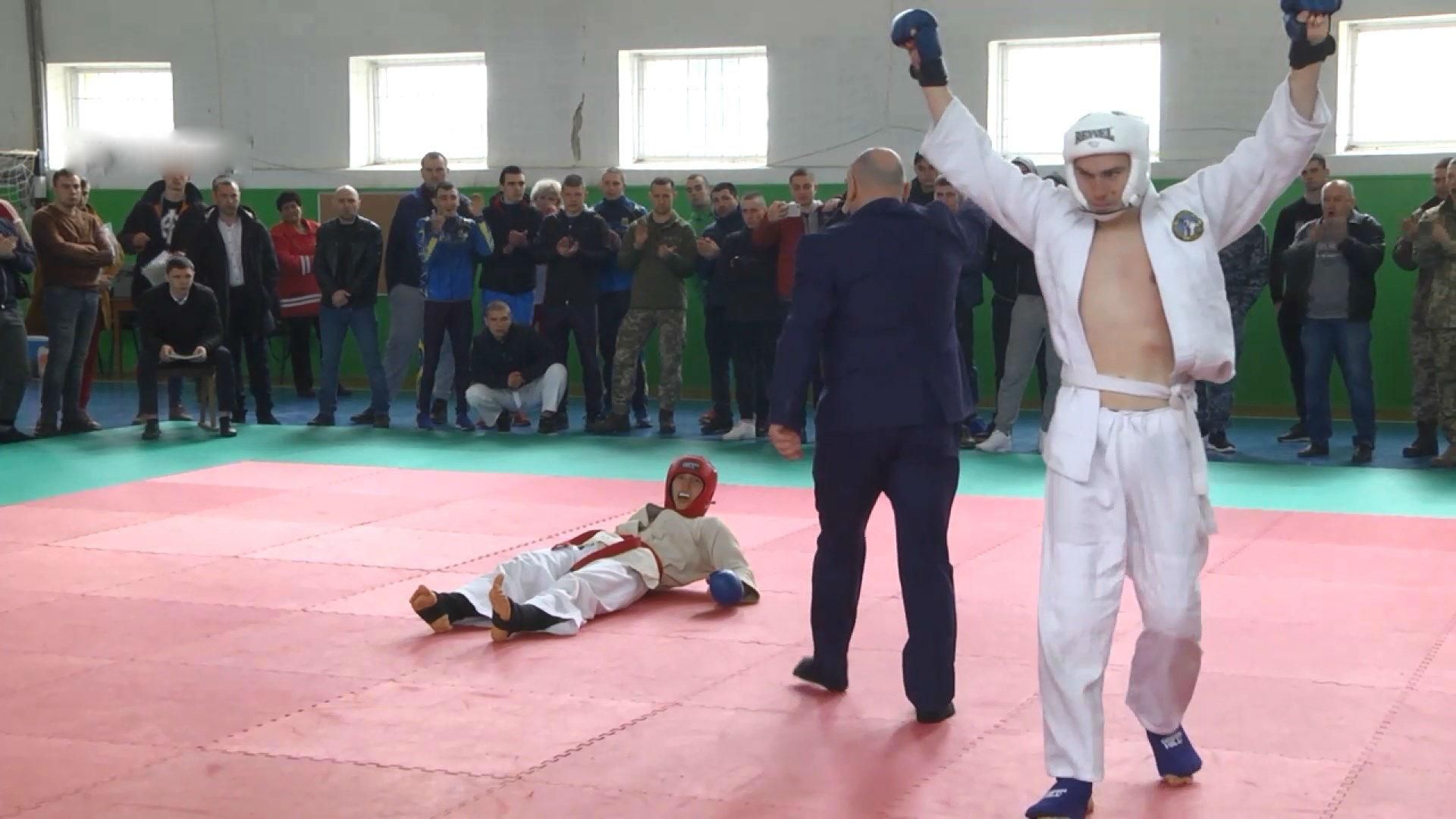 Серед українських військових провели конкурс рукопашного бою Серед українських військових провели конкурс рукопашного бою