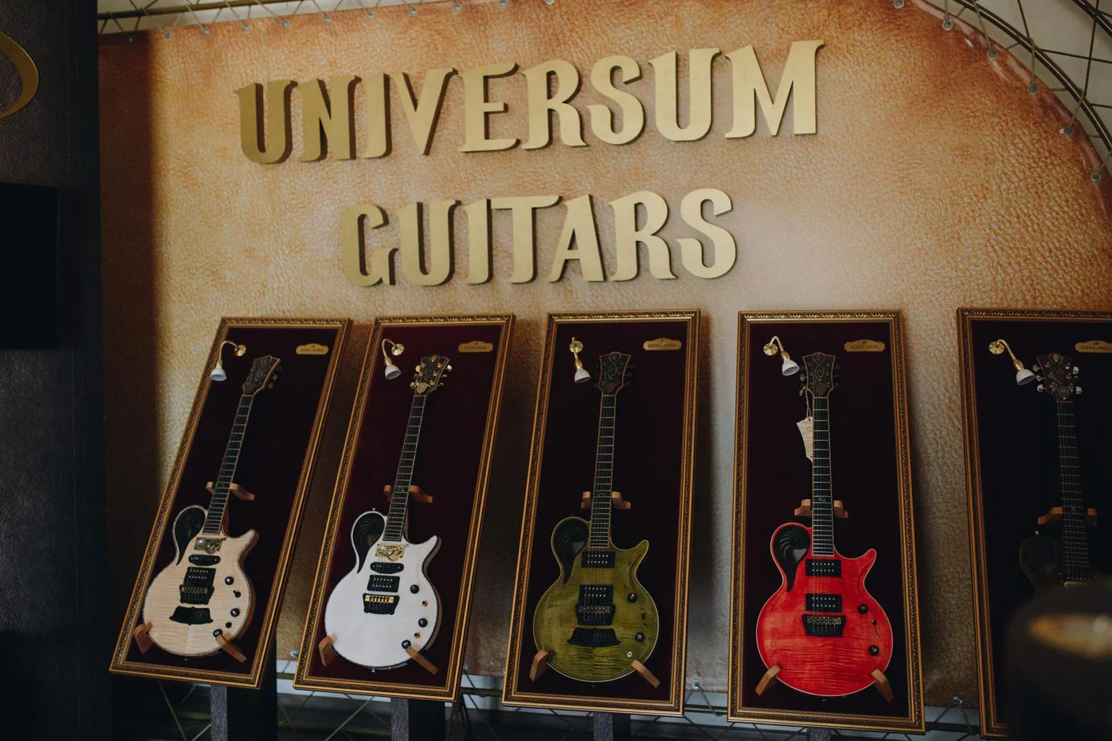 Українські гітари для світового ринку Українські гітари для світового ринку