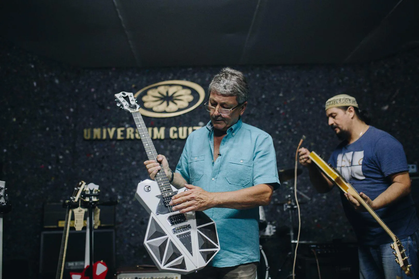 Українські гітари для світового ринку Українські гітари для світового ринку