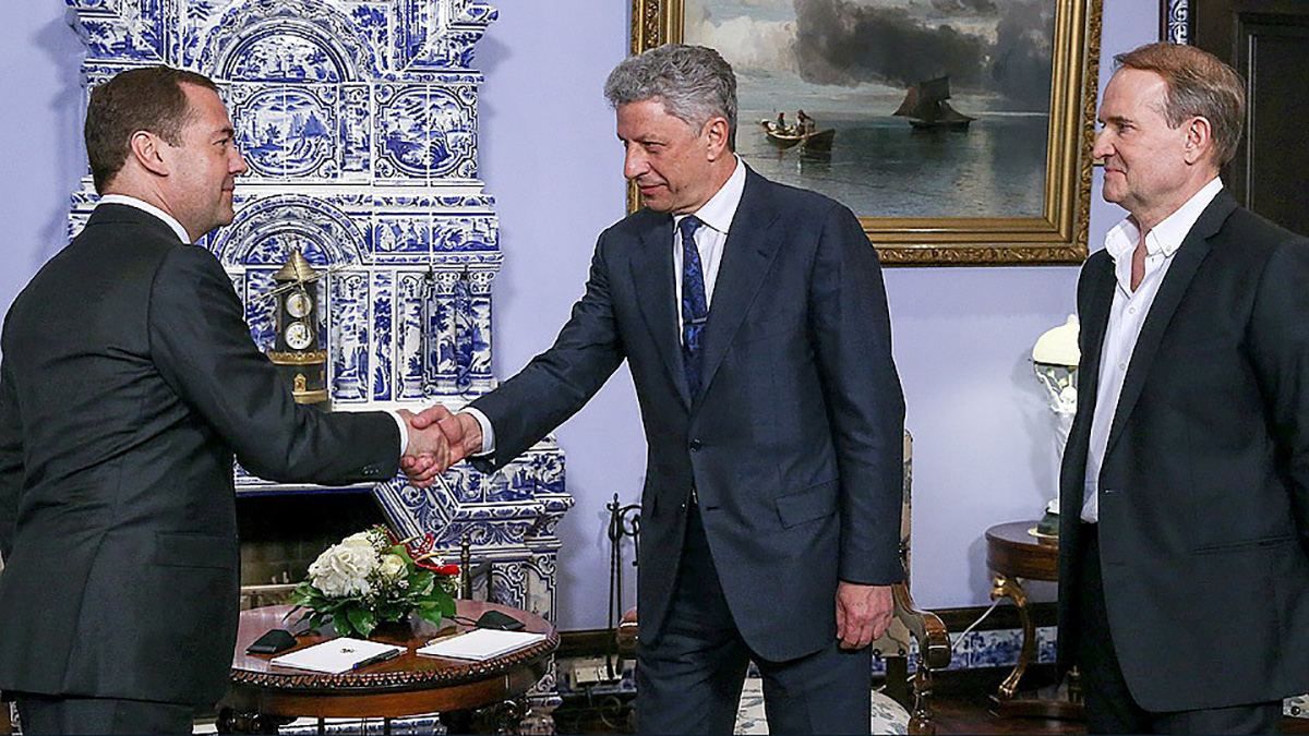 Політолог: Бойко літав до Москви випрошувати знижку для своїх облгазів Політолог: Бойко літав до Москви випрошувати знижку для своїх облгазів