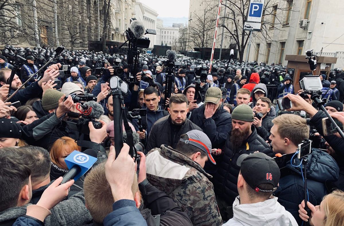 "Национальный Корпус" передал президенту свои требования "Национальный Корпус" передал президенту свои требования