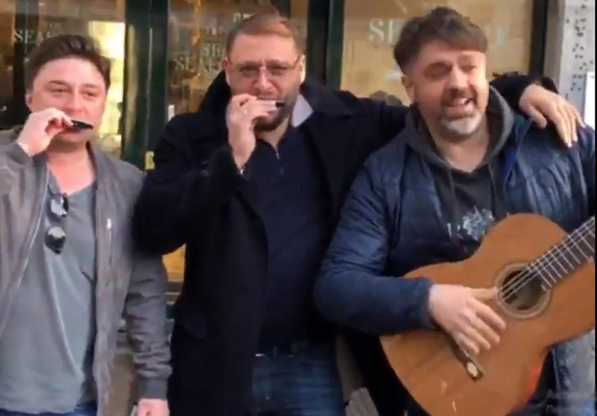 Добкин собирал деньги на улицах Амстердама: видеодоказательство Добкин собирал деньги на улицах Амстердама: видеодоказательство