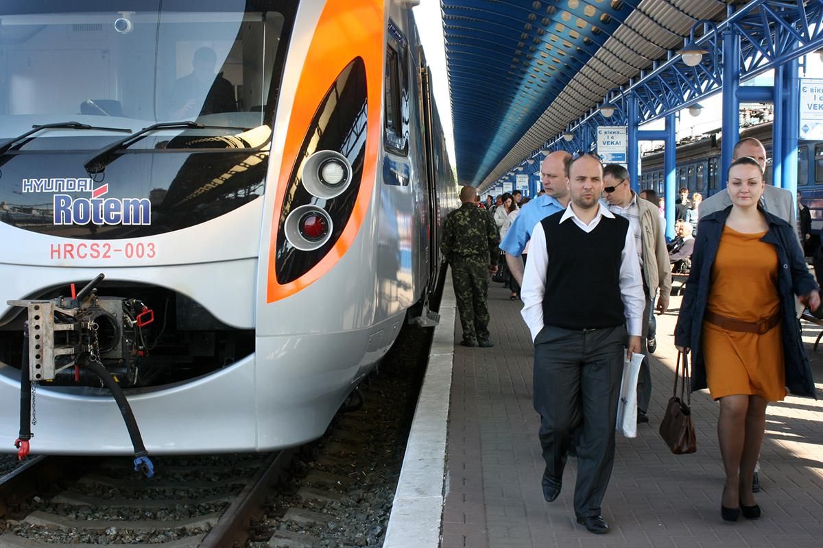 В Україні курсуватимуть додаткові поїзди на Великдень і травневі свята