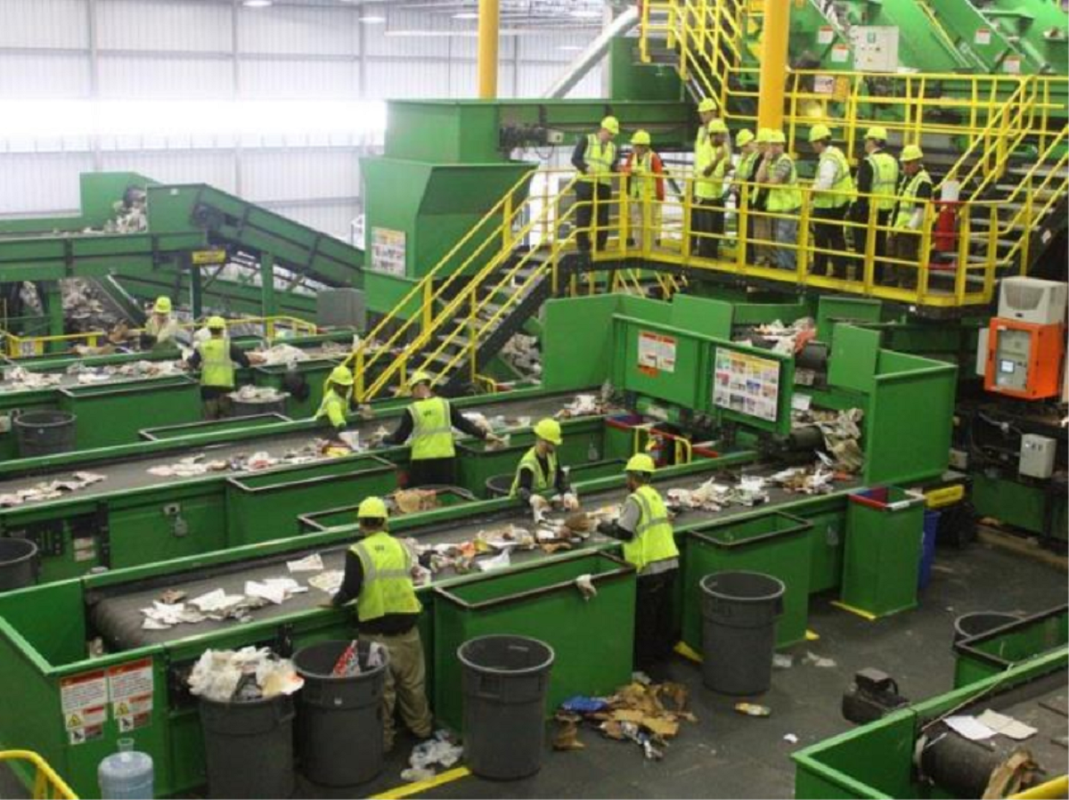 В Житомире до конца года заработает крупнейший в Украине завод по переработке мусора