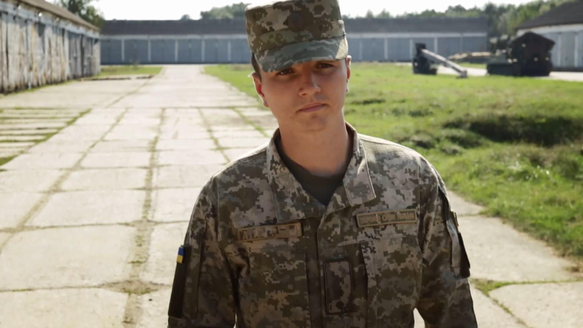 "Всі ставилися до мене насторожено": історія бійця, який у 22 роки став заступником командира "Всі ставилися до мене насторожено": історія бійця, який у 22 роки став заступником командира