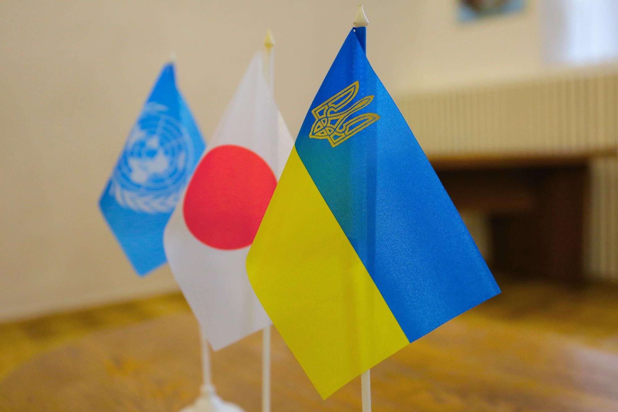Японія передала військовим медикам у Києві сучасне медичне обладнання