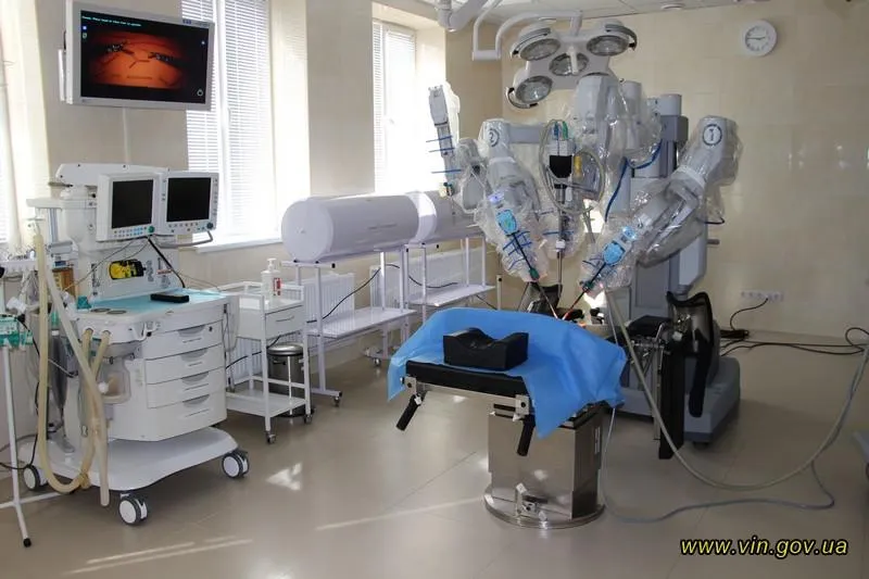 Робот-хірург NASA вперше в Україні провів унікальну операцію