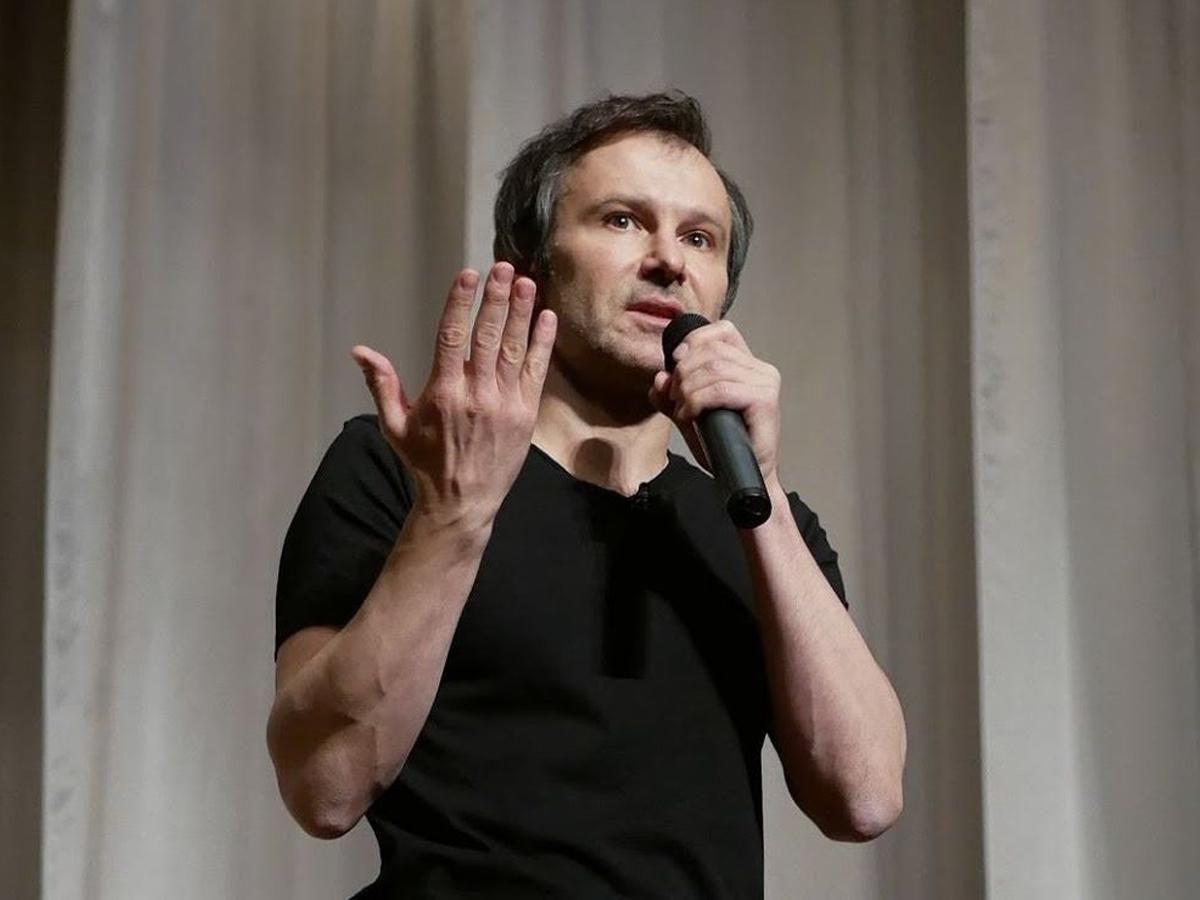 Голосуй не "по приколу": хто отримав бонуси від заяви Вакарчука Голосуй не "по приколу": хто отримав бонуси від заяви Вакарчука