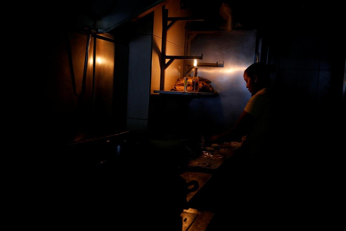 У Венесуелі вдруге за тиждень сталося масштабне відключення електроенергії