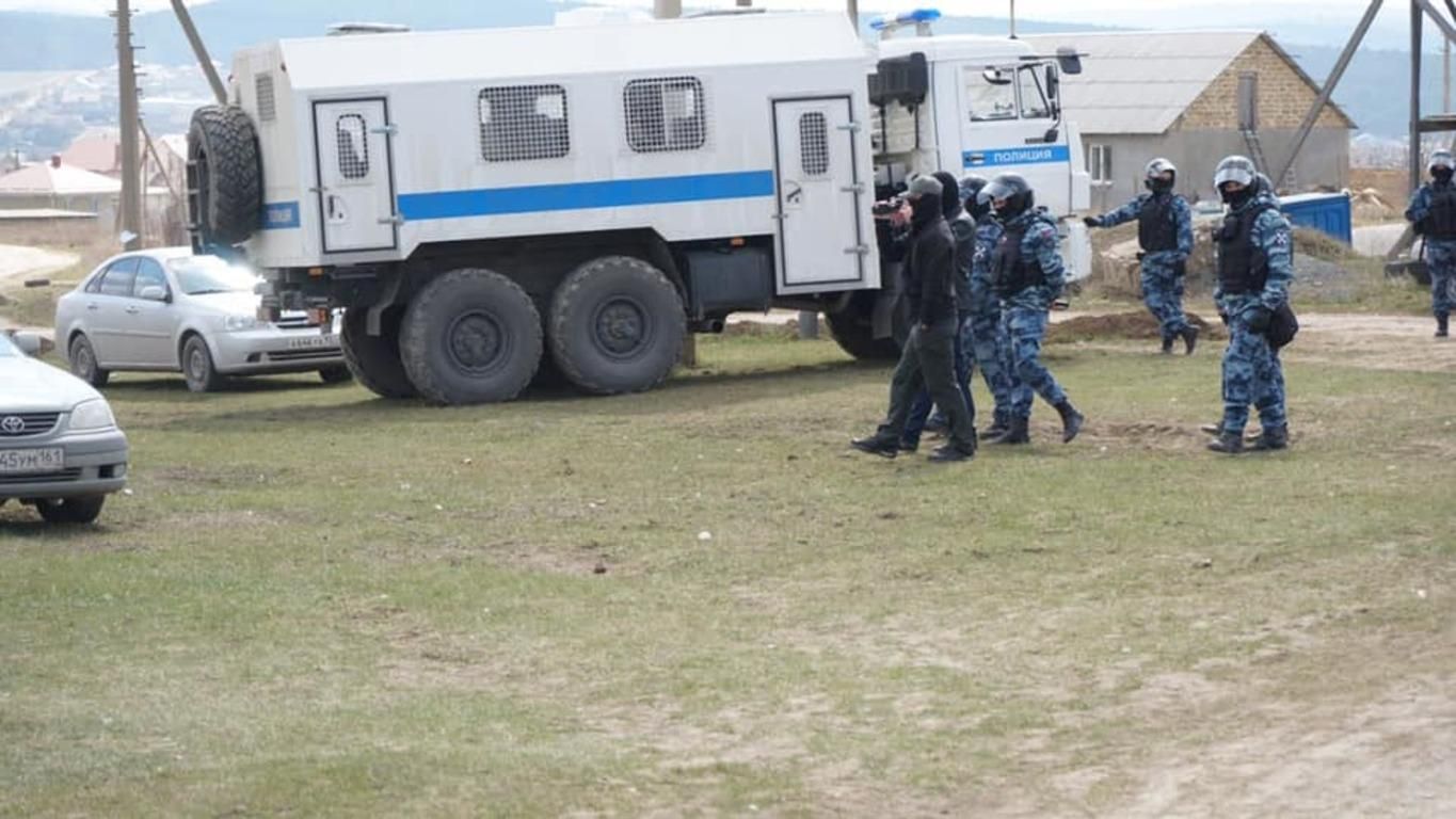 Всех крымских татар, задержанных во время массовых обысков, вывезли в Россию, – адвокат