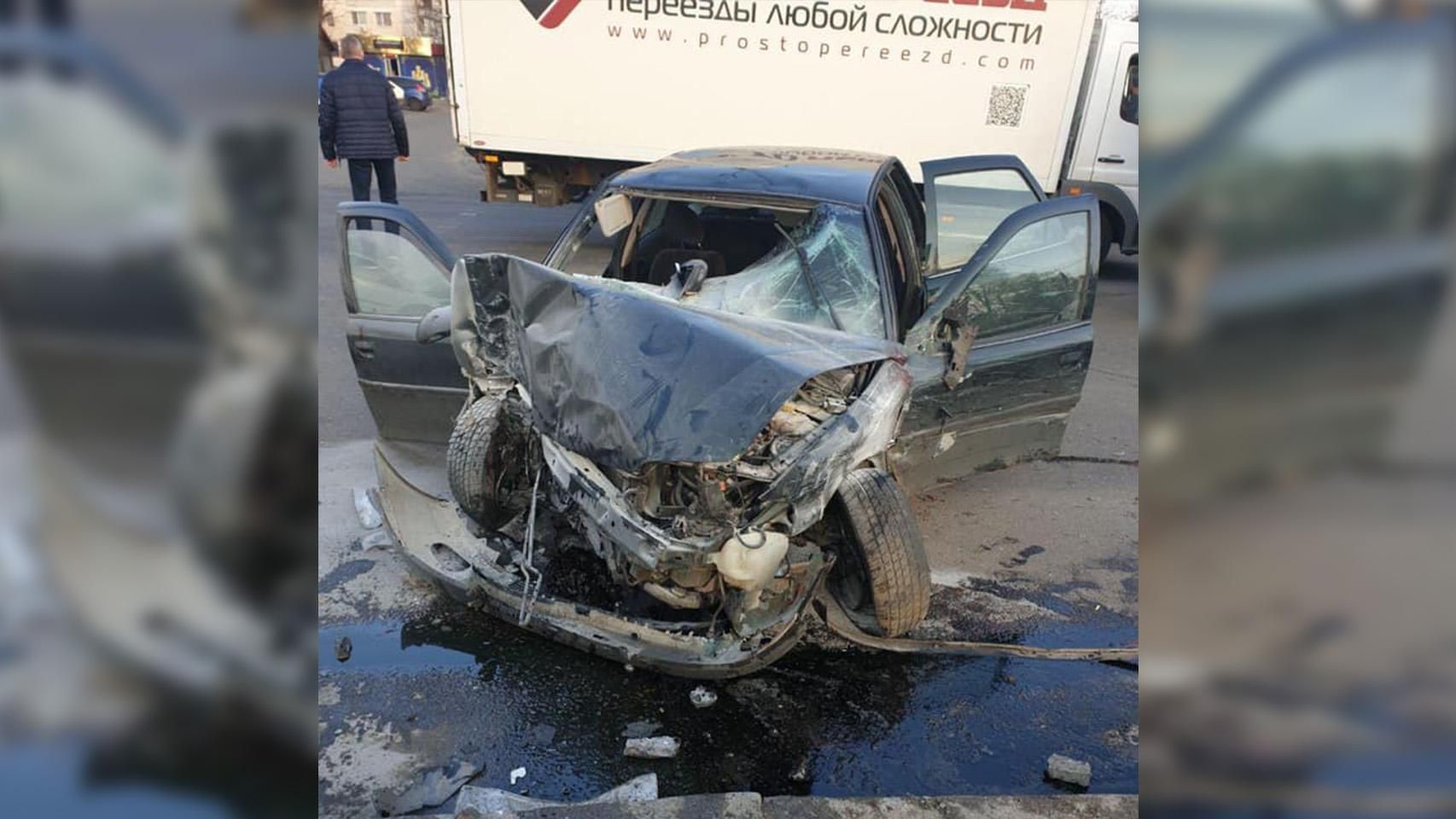 В Одесі автівка на "євробляхах" збила трьох нацгвардійців, є загиблий: фото і відео