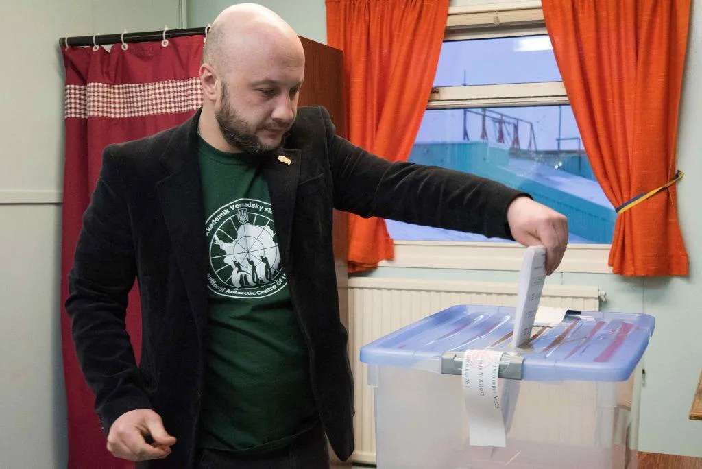 Академік Вернадський, Антарктида, голосування, вибори президента Академік Вернадський, Антарктида, голосування, вибори президента