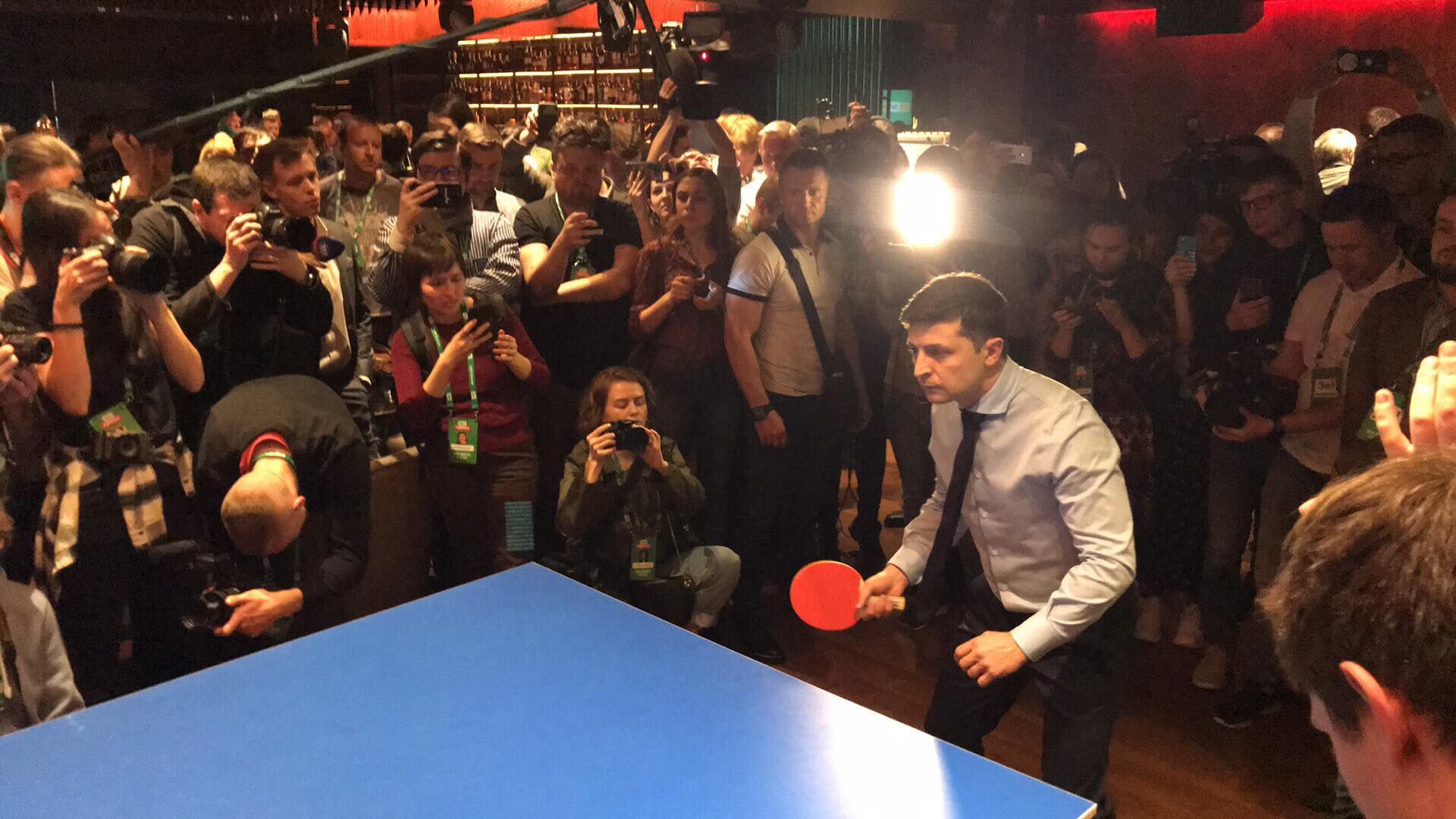 Зеленский играет фрагментарные роли других мировых президентов: эксперт назвал примеры Зеленский играет фрагментарные роли других мировых президентов: эксперт назвал примеры