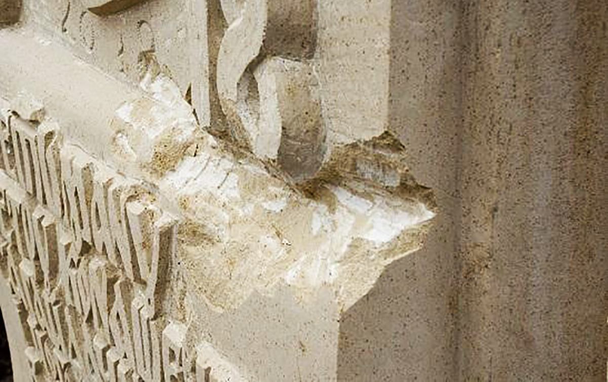 Невідомі обстріляли пам'ятник гетьману Сагайдачному на Черкащині Невідомі обстріляли пам'ятник гетьману Сагайдачному на Черкащині