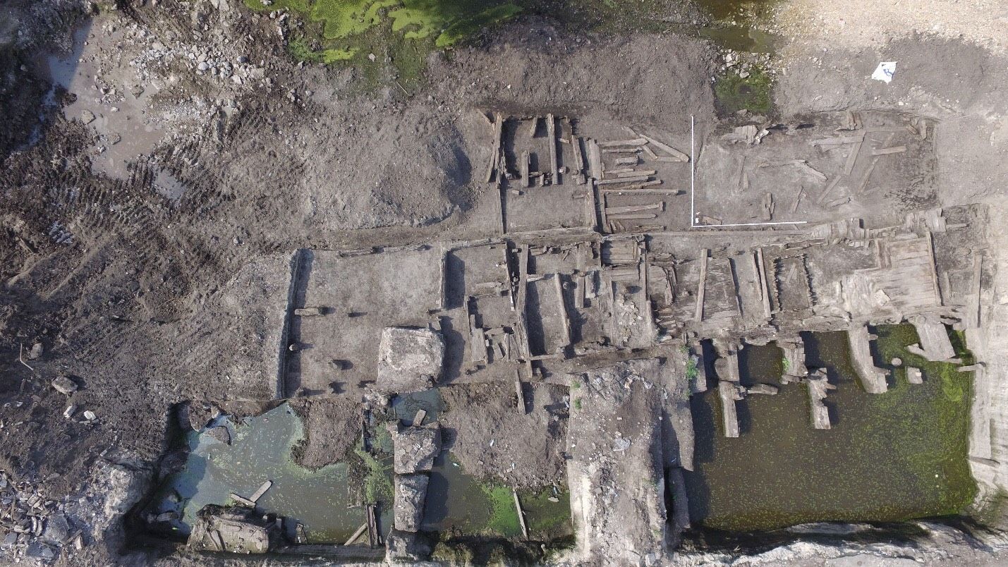 У Києві археологи знайшли давню вулицю: фото з місця розкопок