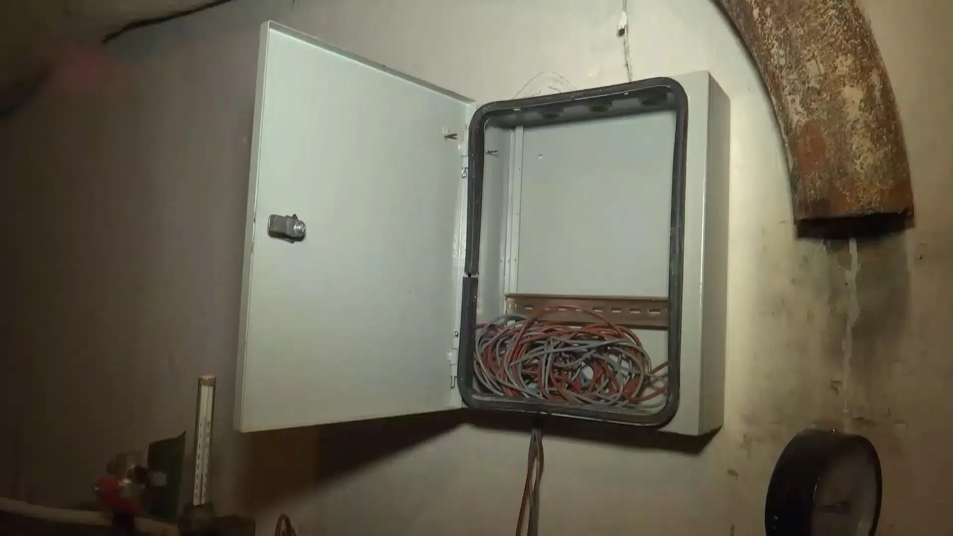 Тепловики зняли лічильник і неповернули Тепловики зняли лічильник і неповернули