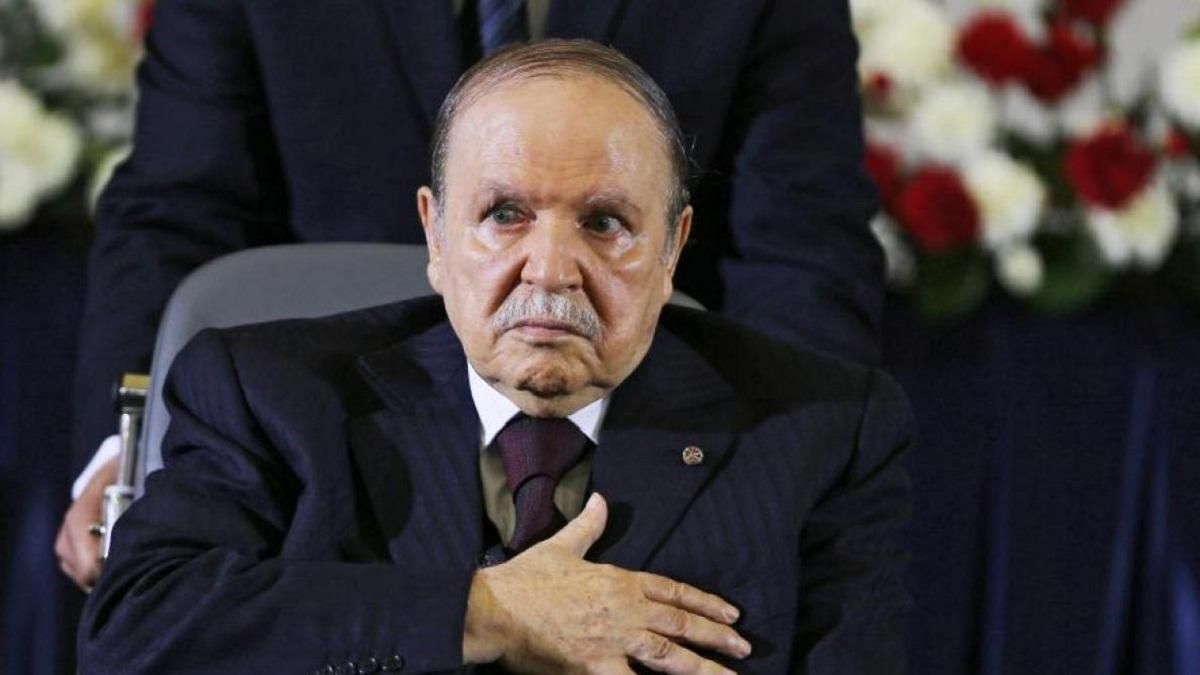 Президент Алжиру оголосив про відставку
