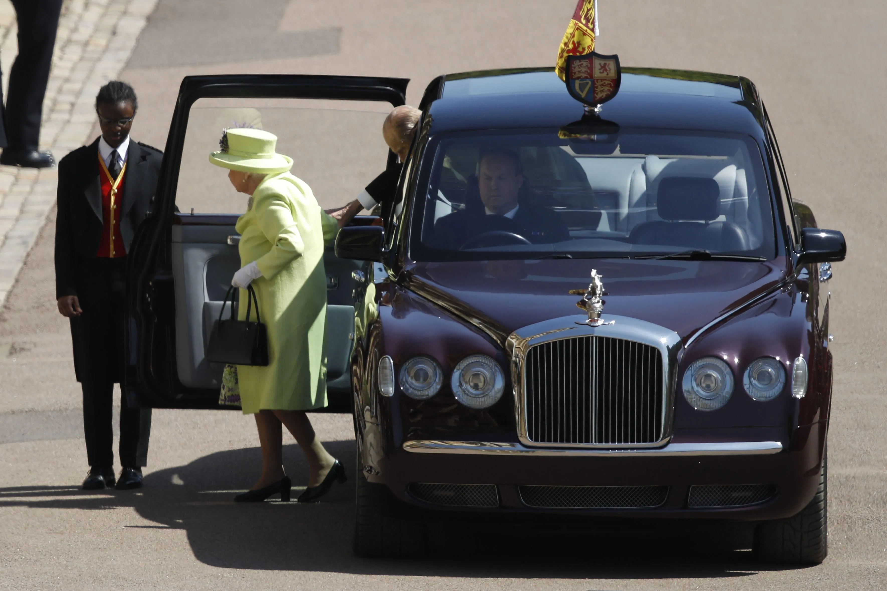 Королева Єлизавета ІІ матиме персонального водія