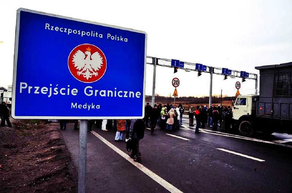 Українець спробував перетнути кордон із Польщею у дивний спосіб: як чоловік замітав сліди