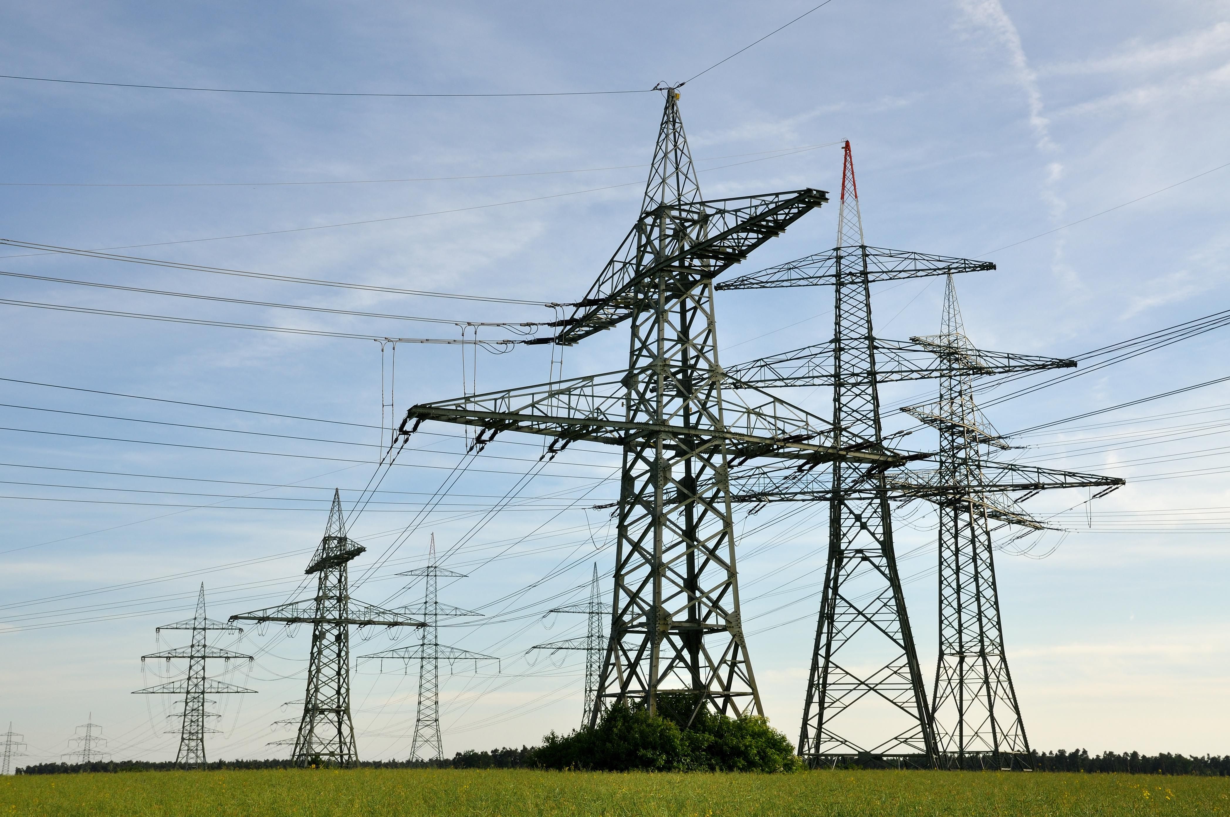Цену электроэнергии можно было бы уменьшить на 15%, – нардеп об отмене формулы "Роттердам+"