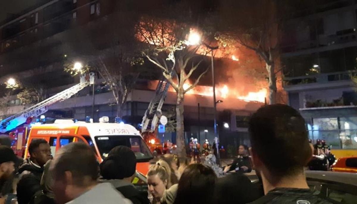 У житловому будинку в Парижі прогримів потужний вибух (відео) У житловому будинку в Парижі прогримів потужний вибух (відео)