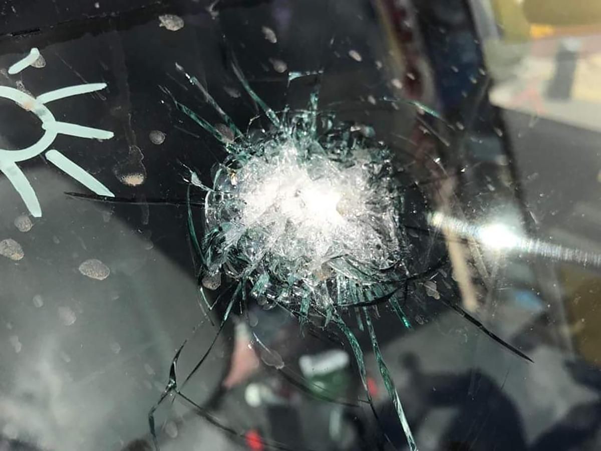 Відома волонтерка потрапила під обстріл на Донбасі: фото Відома волонтерка потрапила під обстріл на Донбасі: фото