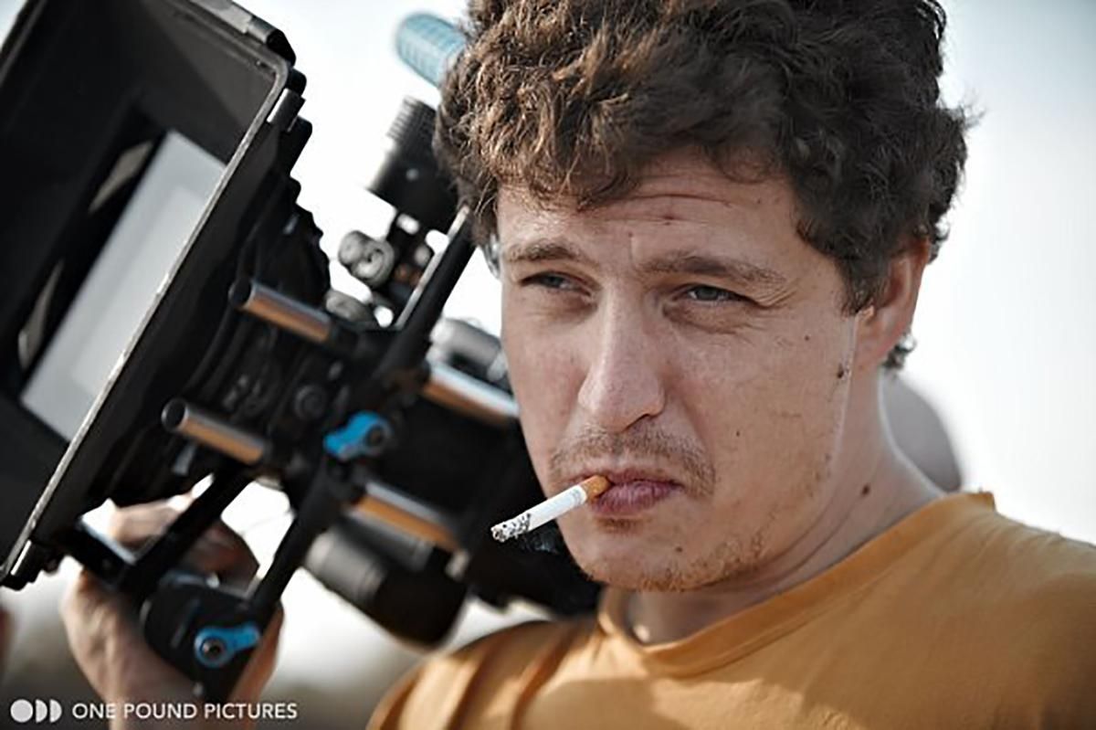 З вигуками про любов до "рашки" у Києві побили режисера "Вавилон'13" З вигуками про любов до "рашки" у Києві побили режисера "Вавилон'13"