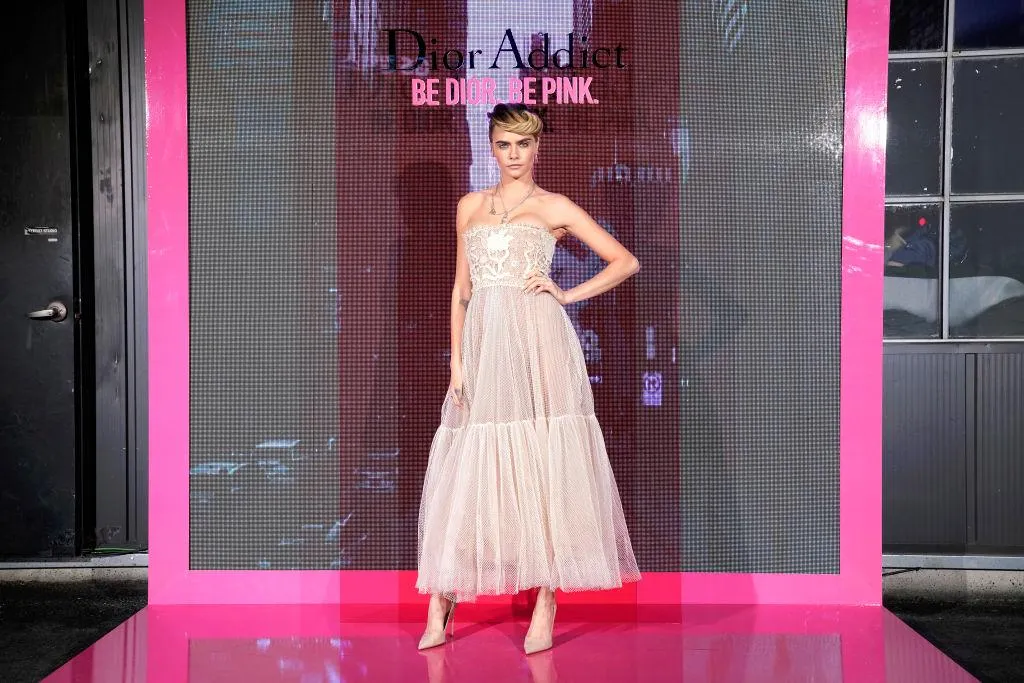 Кара Делевінь на презентації колекції макіяжу від Dior