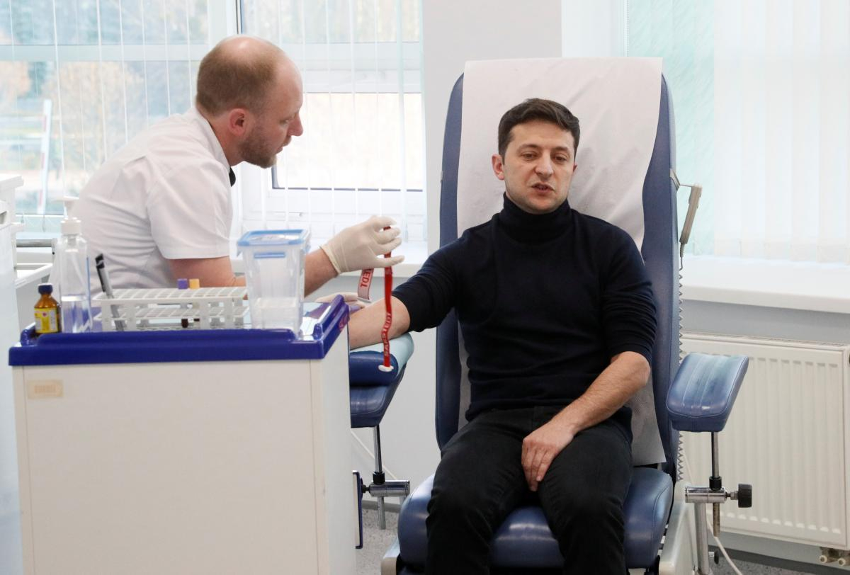 Facebook заблокировал страницу клиники Eurolab, где сдавал анализы Зеленский